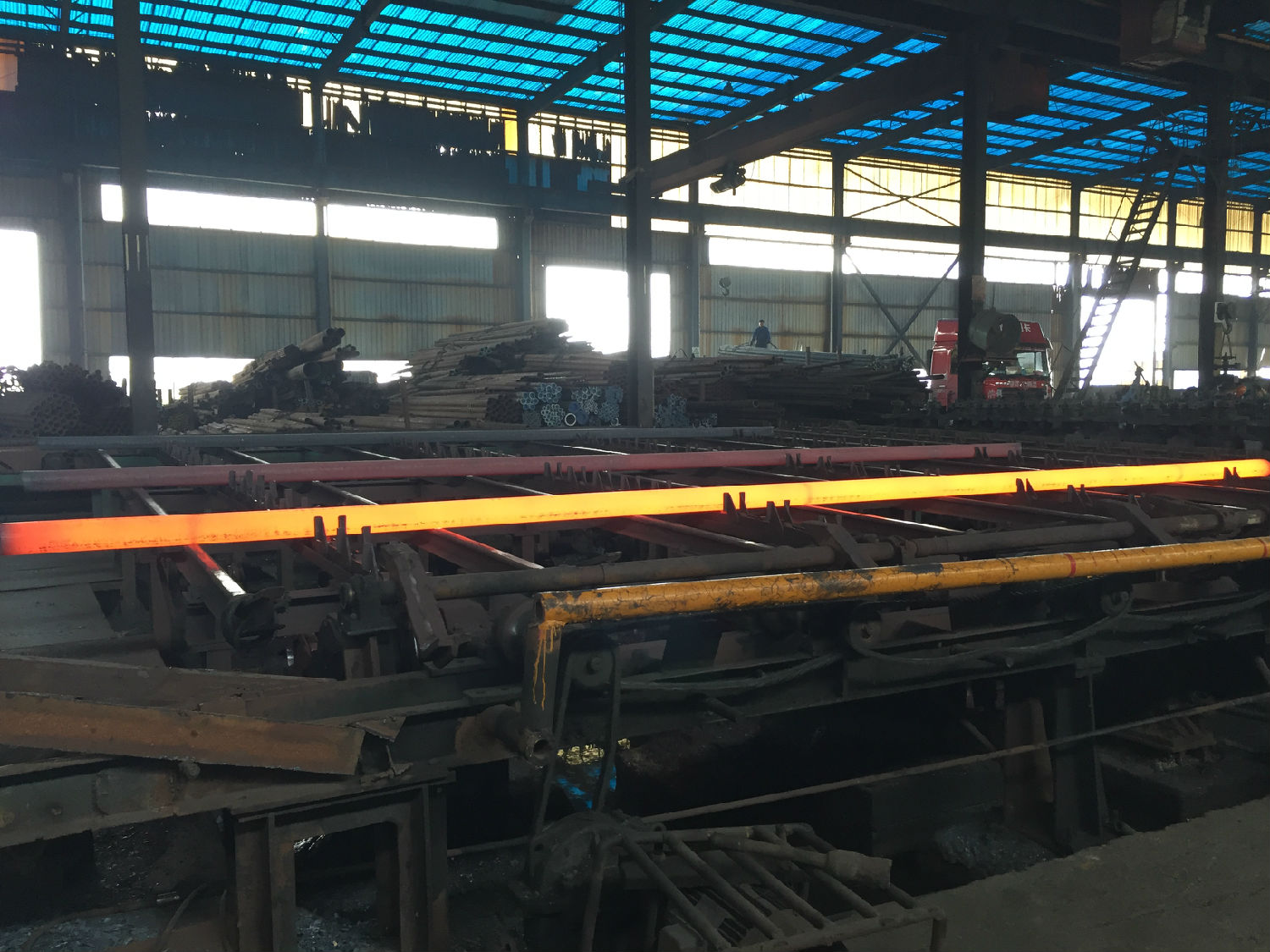 郴州无缝钢管厂家生产线